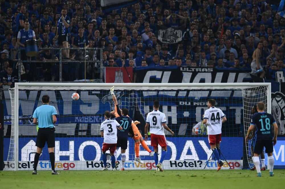 Platenhart postiže drugi gol, Foto: Reuters