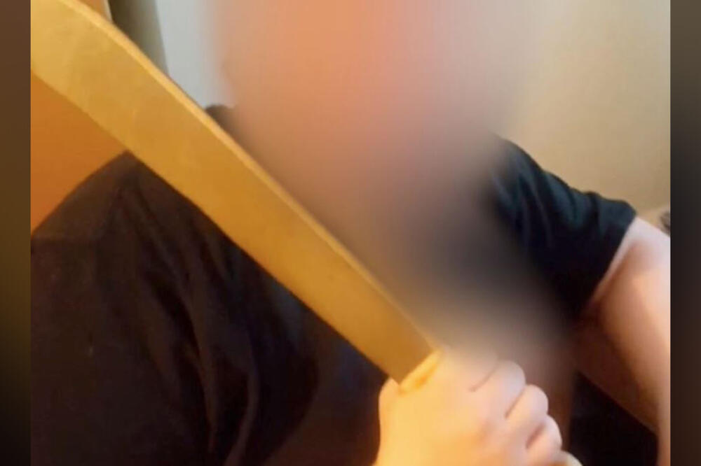 Agent MI5 je terorisao devojku mačetom, Foto: BBC