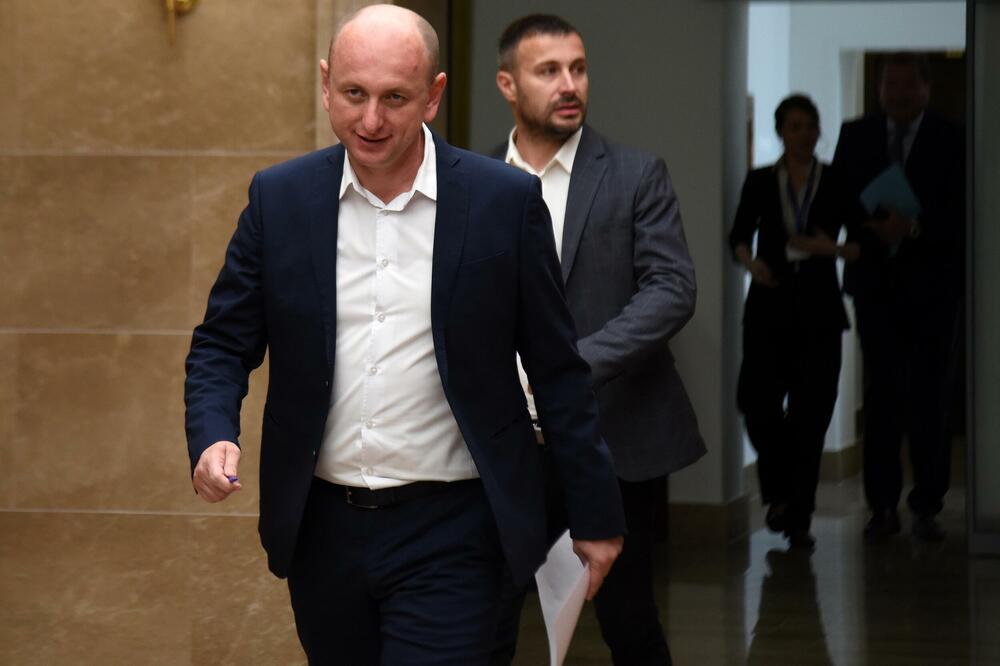 Knežević dolazi na sjednicu Odbora za bezbjednost, Foto: BORIS PEJOVIC