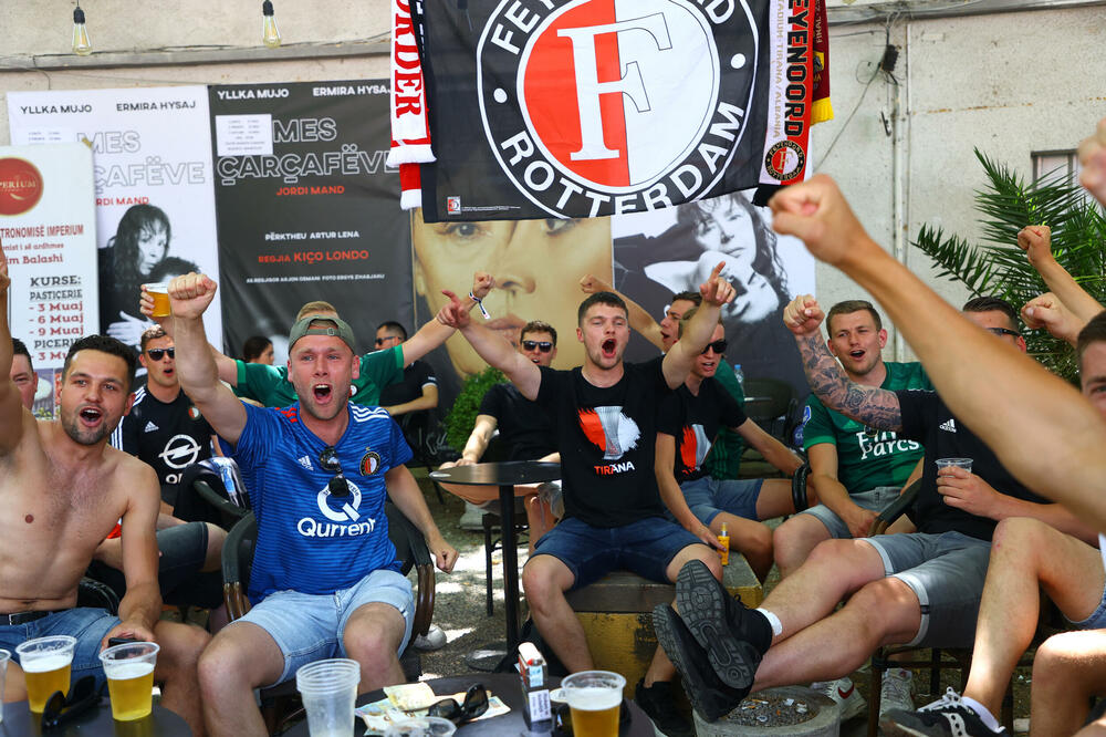 Navijači Fejnorda u Tirani, Foto: Reuters