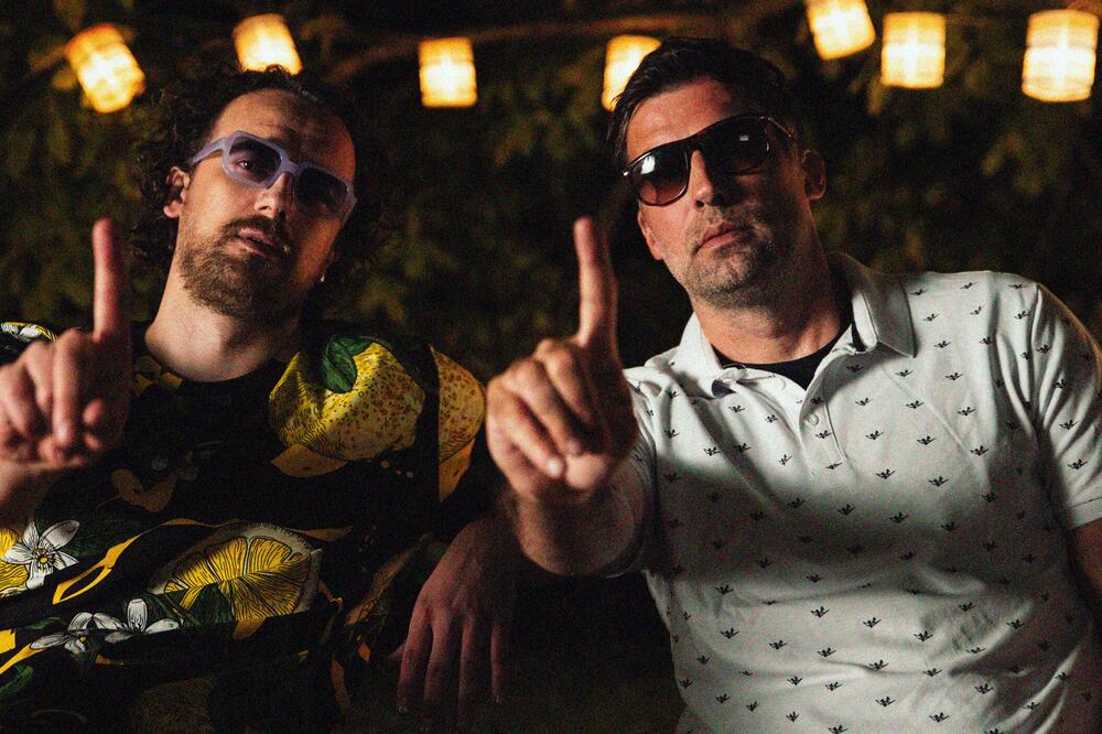 Zadovoljni kako je prošao singl “Mjesto za prve poljupce”: Boris Bakalov i Bojan Gluvaji, Foto: Printscreen