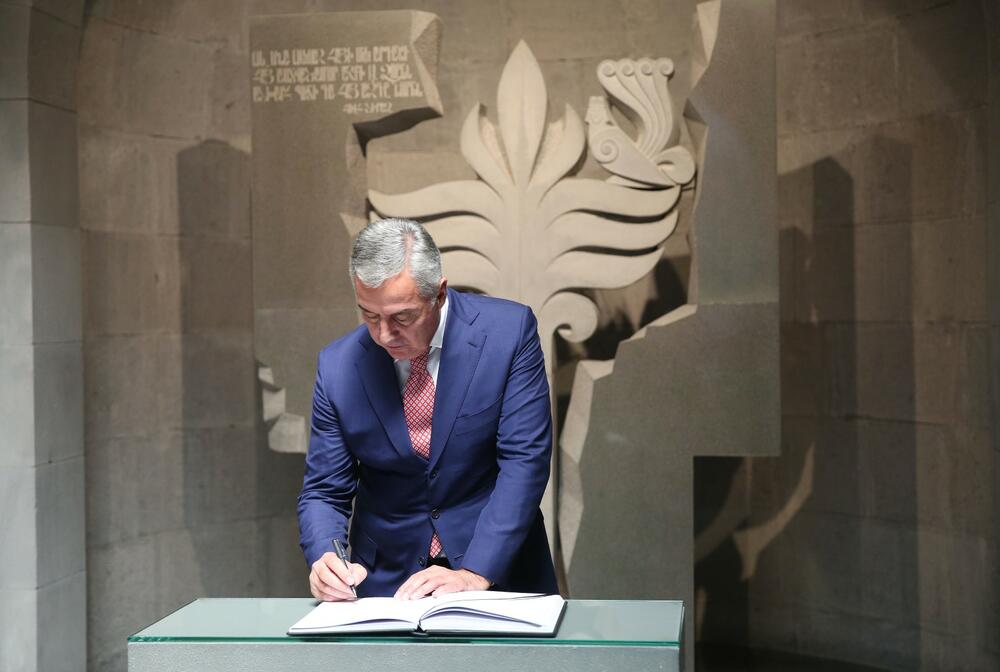 <p>Predsjednika će sjutra uz najviše počasti dočekati kolega Vahan Hačaturjan, dok je za danas predviđen susret sa premijerom Nikolom Pašinjanom</p>