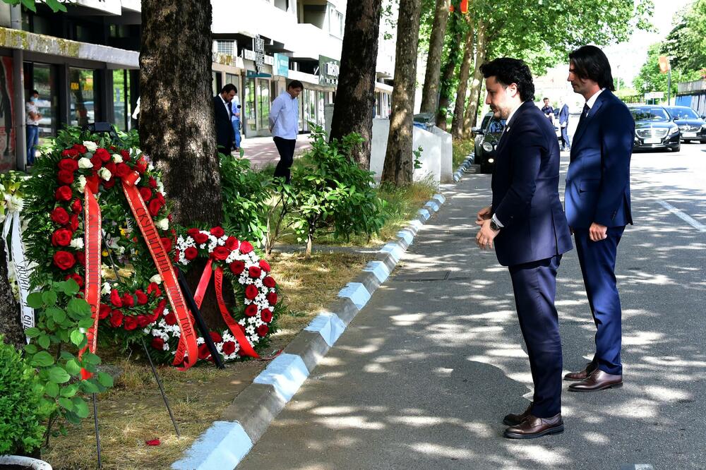 Abazović i Kovač na mjestu gdje je ubijen Duško Jovanović, Foto: BORIS PEJOVIC