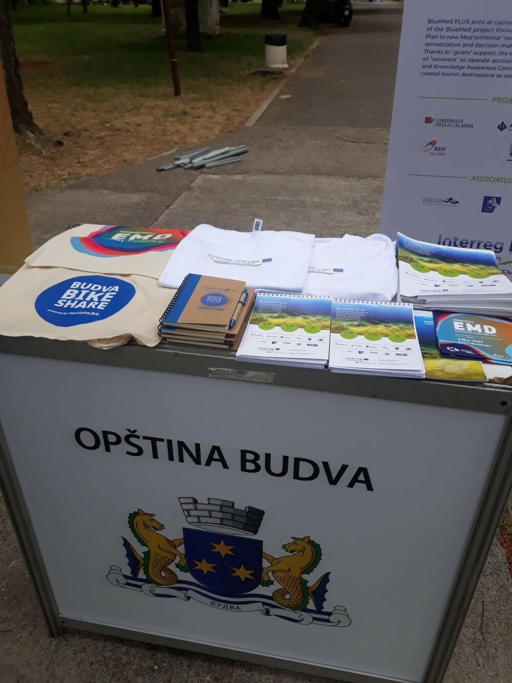 <p>Sajam su otvorile predsjednica Privredne komore Crne Gore Nina Drakić, potpredsjednica Vlade i ministarka evropskih poslova Jovana Marović i ambasadorka Evropske unije (EU) u Crnoj Gori Oana Kristina Popa</p>