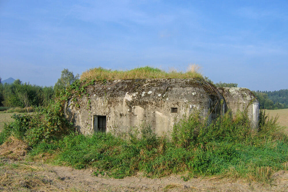 Napušteni betonski čehoslovački vojni bunker iz 1930-ih, Foto: Shutterstock