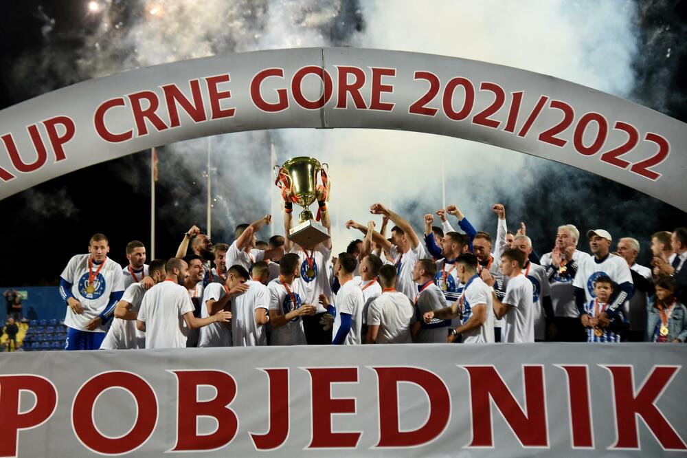 Budućnost je predala pehar u Tuzima u osmni finala, Foto: Boris Pejović