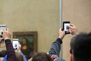 Luvr: Slika Mona Lize juče gađana krempitom