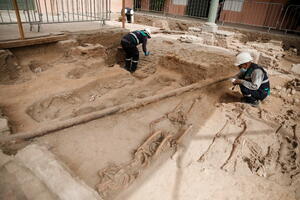 Peruanski arheolozi u Limi pronašli ljudske ostatke iz...