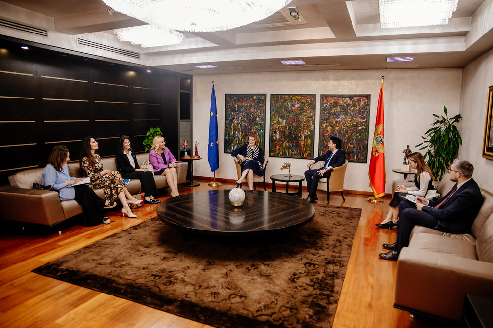 Sa sastanka vlade, Ženskog kluba Skupštine i Unicefa, Foto: Skupstina.me
