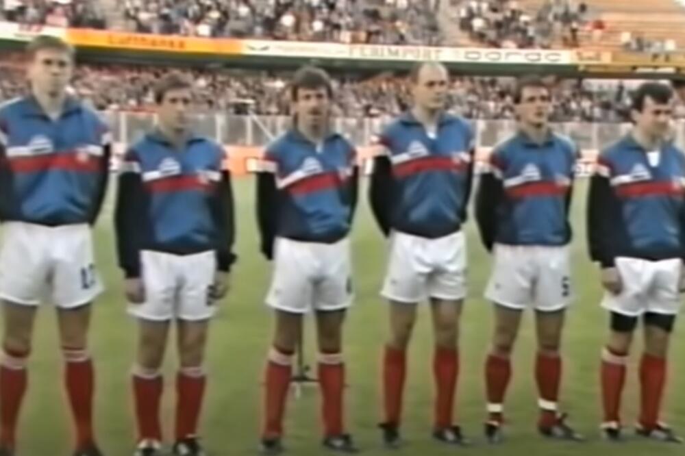 Detalj tokom intoniranja i zviždanja jugoslovenskoj himni u Zagrebu 1990. godine, Foto: Screenshot/Youtube