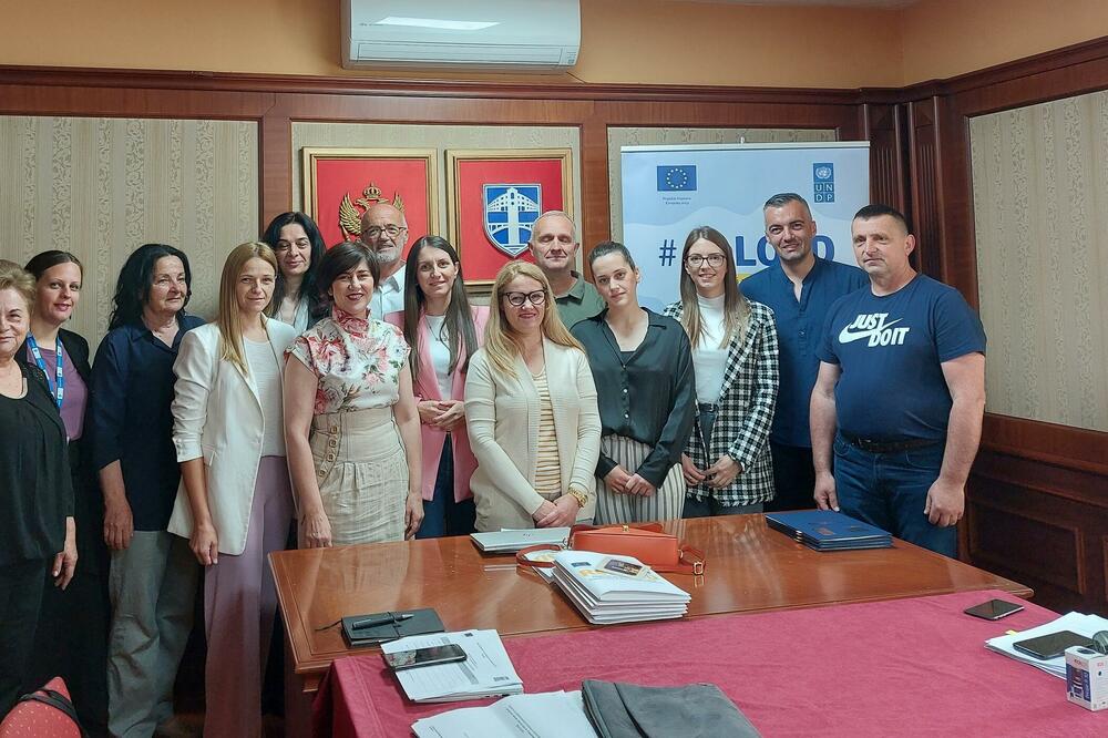 Sa potpisivanja ugovora, Foto: Opština Pljevlja