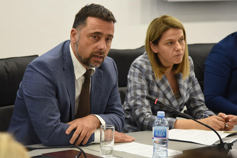 Treba sagledati mane ako postoje. Đurović sa Ninom Drakić (Pivredna komora), Foto: Luka Zekovic