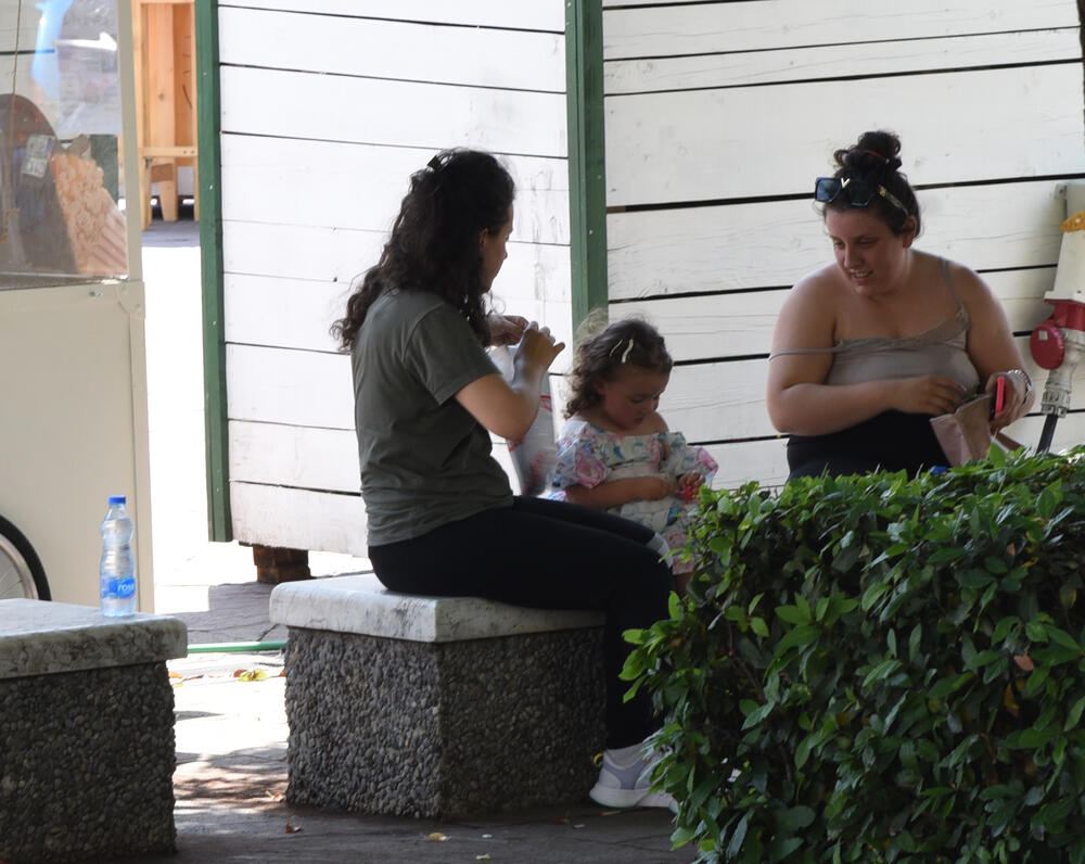 <p>Ozbiljnije padavine ne mogu se očekivati prije 15. juna, rano je za dugoročnije prognoze za predstojeće ljeto, poručio meteorolog Dušan Pavićević</p>