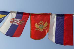 RIA novosti: Srbija da bude regionalni centar moći, vlast Crne...