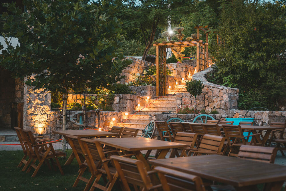 <p>Ljeto 2022. u Đedovini neće biti za pamćenje, već ono koji ćete poželjeti da vam se što prije ponovi i ponoviće se.</p>