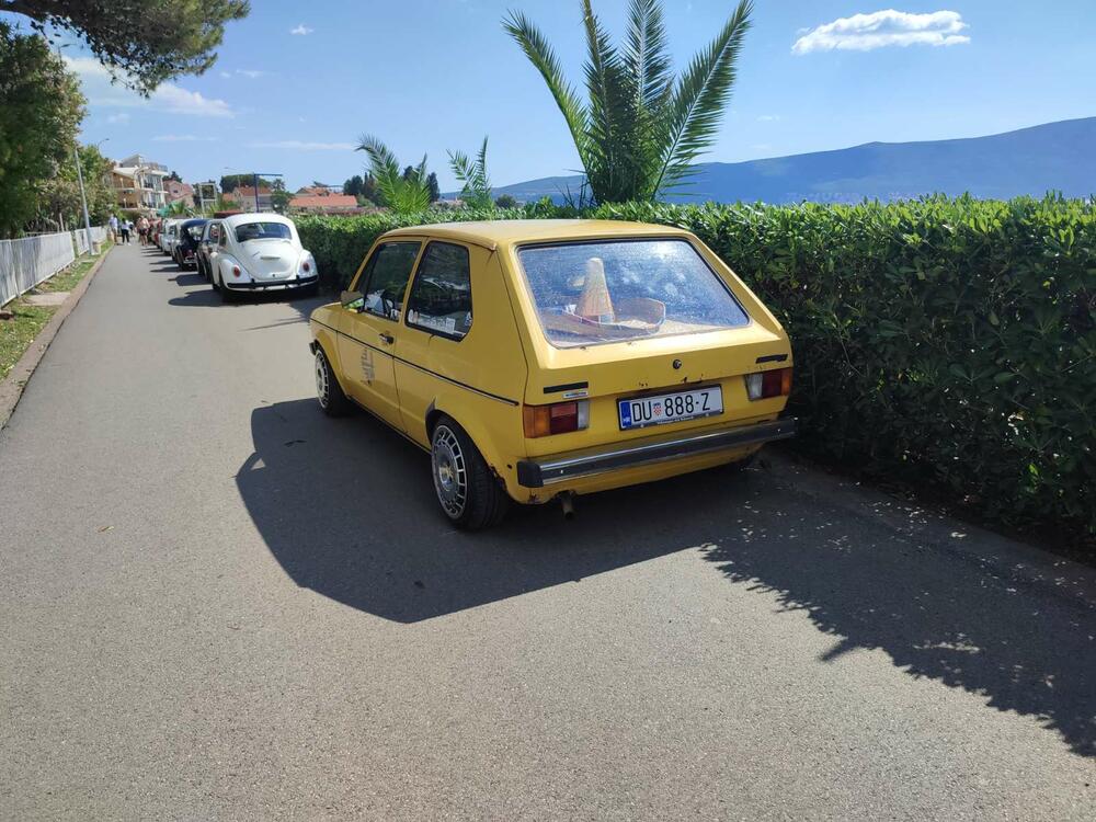 <p>Apsolutna zvijezda izložbe bio je fantastično očuvani "transporter T1" iz Srbije, u danas vrlo rijetko sačuvanoj varijanti "putara", odnosno duple putnilke kabine i tovarnog prostora sa ceradom na repu</p>