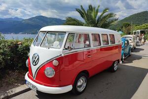 PHOTO Gathering of lovers of classic Volkswagens in Tivat:...