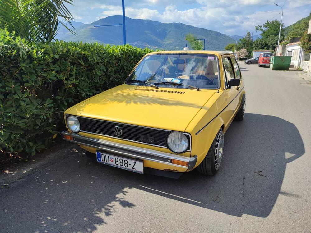 <p>Apsolutna zvijezda izložbe bio je fantastično očuvani "transporter T1" iz Srbije, u danas vrlo rijetko sačuvanoj varijanti "putara", odnosno duple putnilke kabine i tovarnog prostora sa ceradom na repu</p>