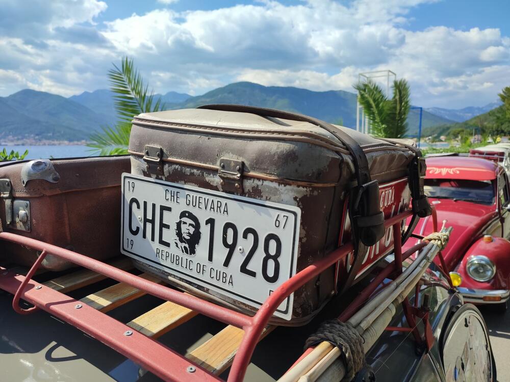 <p>Apsolutna zvijezda izložbe bio je fantastično očuvani "transporter T1" iz Srbije, u danas vrlo rijetko sačuvanoj varijanti "putara", odnosno duple putnilke kabine i tovarnog prostora sa ceradom na repu</p>