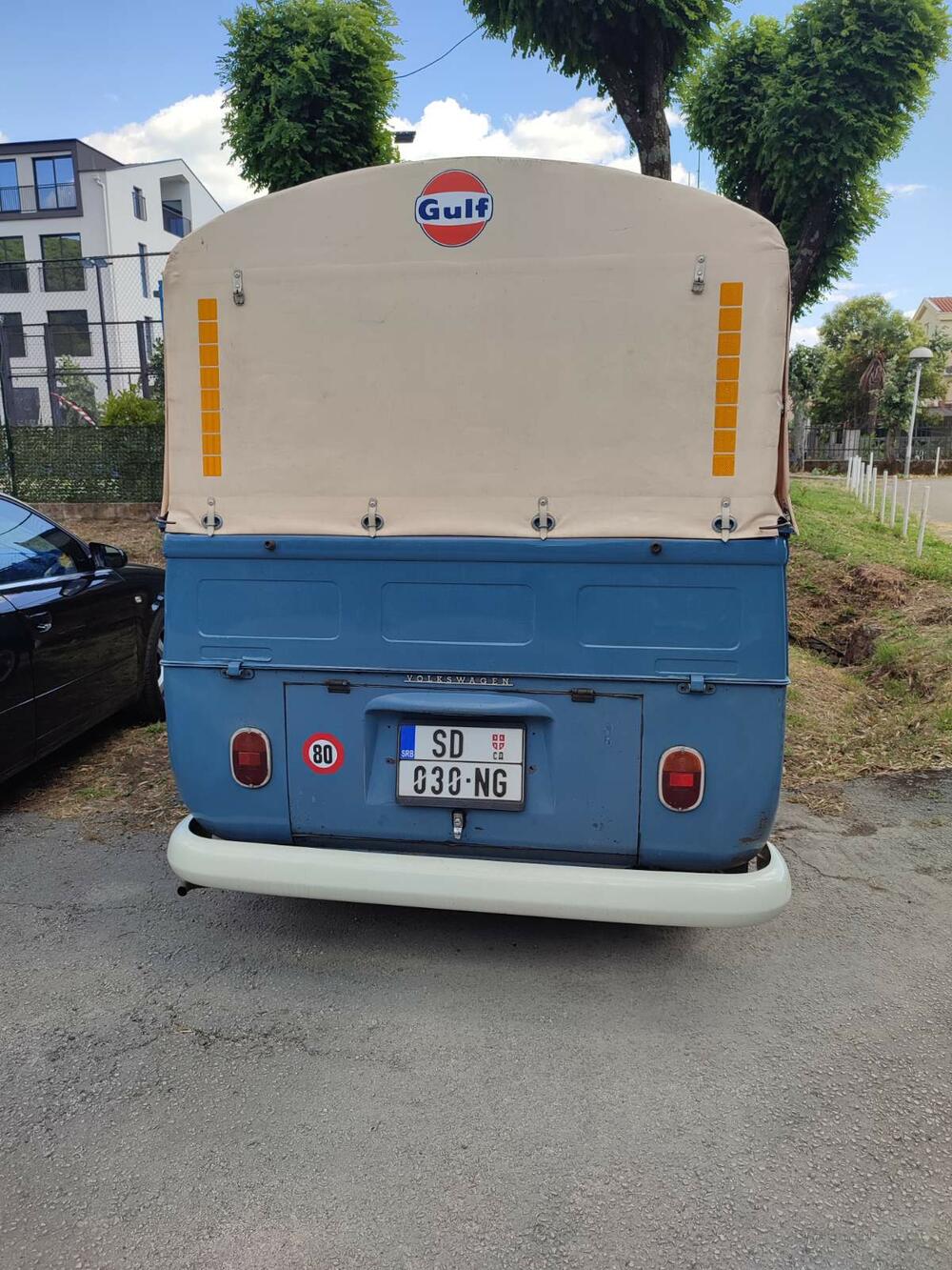 <p>Apsolutna zvijezda izložbe bio je fantastično očuvani "transporter T1" iz Srbije, u danas vrlo rijetko sačuvanoj varijanti "putara", odnosno duple putnilke kabine i tovarnog prostora sa ceradom na repu</p>