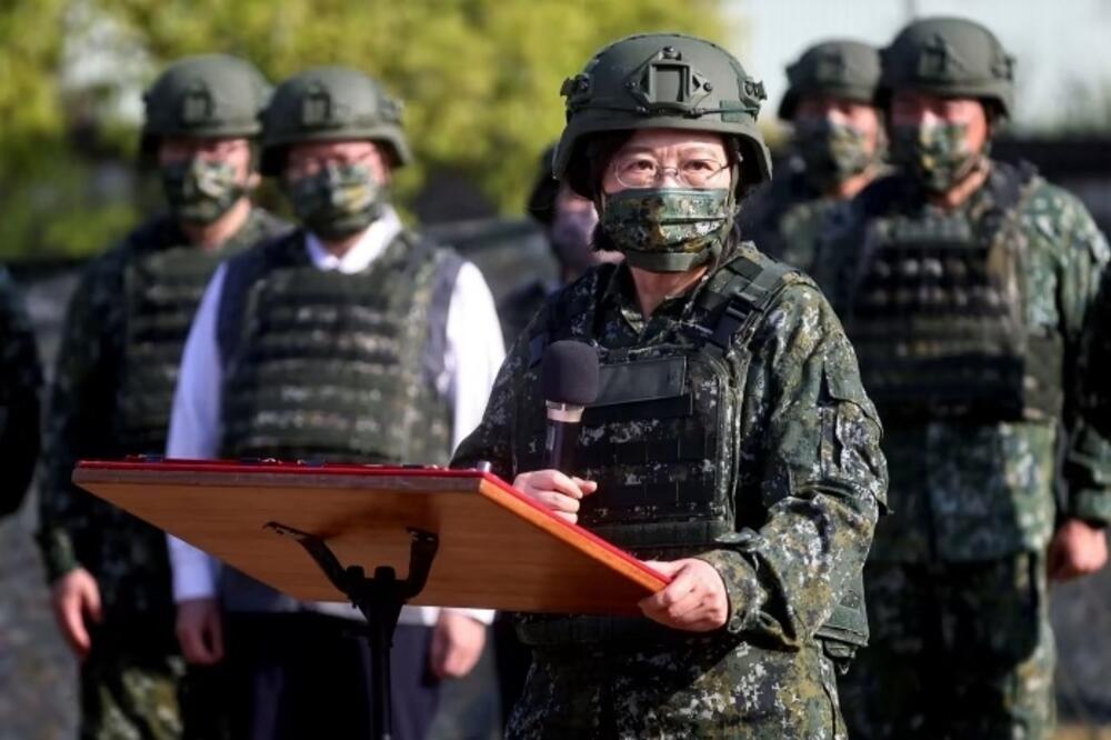 Predsjednica Tajvana prilikom posjete rezervistima