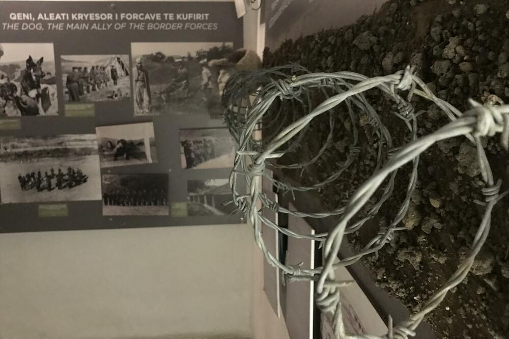 Granice opasane bunkerima i bodljikavom žicom, Foto: Miljana Kljajić