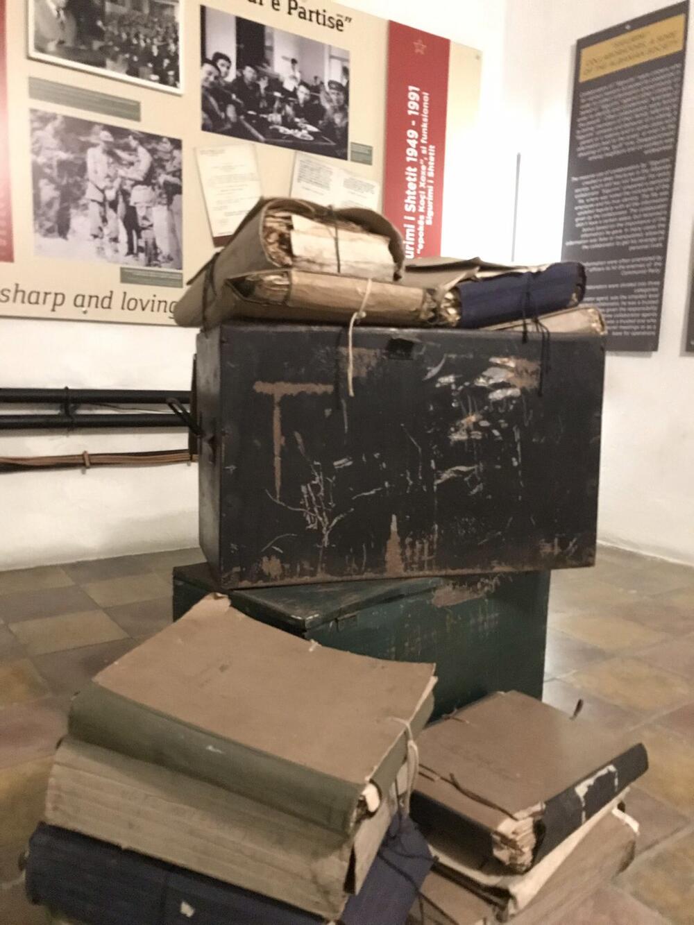 <p>Da bi se dočarao osjećaj hladnoće, skučenosti, u naletima i klaustrofobije, nisu dovoljne samo fotografije ili snimci - zaista je potrebno proći kroz hodnike i 24 sobe</p>