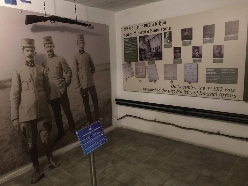 <p>Da bi se dočarao osjećaj hladnoće, skučenosti, u naletima i klaustrofobije, nisu dovoljne samo fotografije ili snimci - zaista je potrebno proći kroz hodnike i 24 sobe</p>