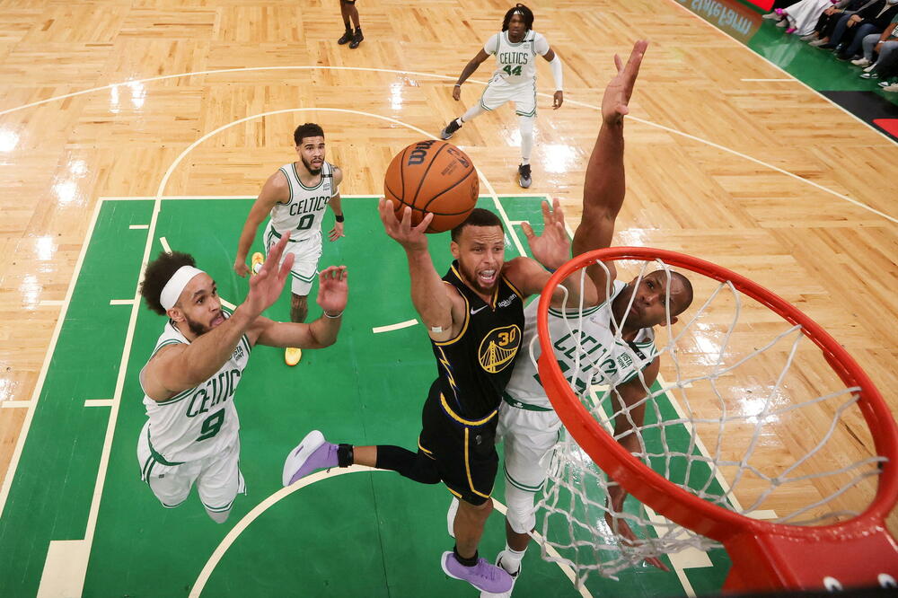 Kari pauzira zbog povrede ramena, Foto: REUTERS