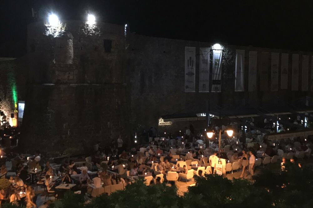 Živo ispod zidina Starog grada, Foto: Vuk Lajović