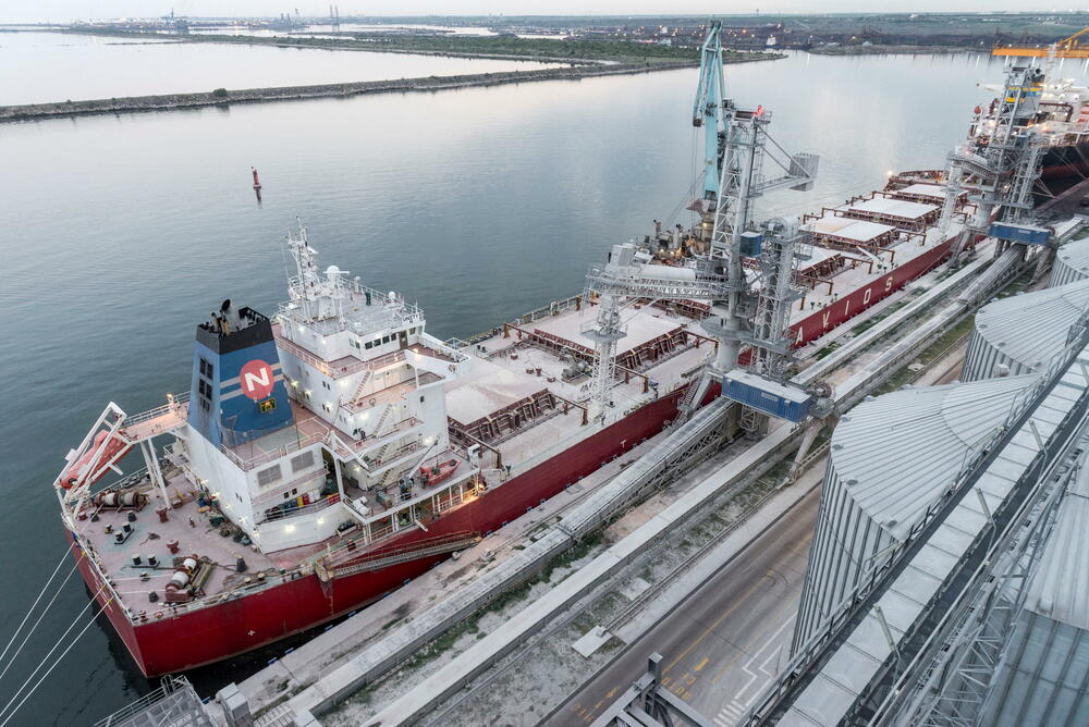 Teretni brod sa preko 71 000 tona ukrajinskog kukuruza u rumunskoj luci Konstanta na Crnom moru