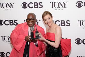 Trijumf "Lehmanove trilogije" i oživljenog mjuzikla "Company"