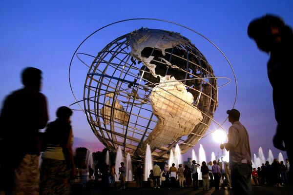 Bir dünya unutulmaya doğru kayboluyor.