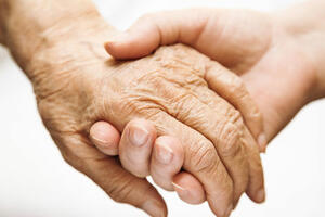 Biti star može značiti još mnogo godina dobrog života