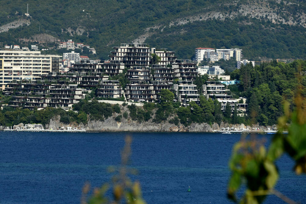 Kompleks vila na Zavali, Foto: BORIS PEJOVIC