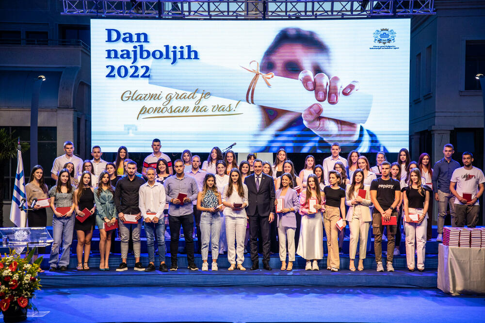 Sa svečanosti na Trgu nezavisnosti, Foto: Đorđe Cmiljanić