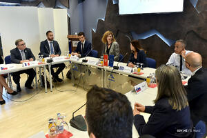 Marović sa ambasadorima EU: Vladu ujedinjuje snažna želja da se...