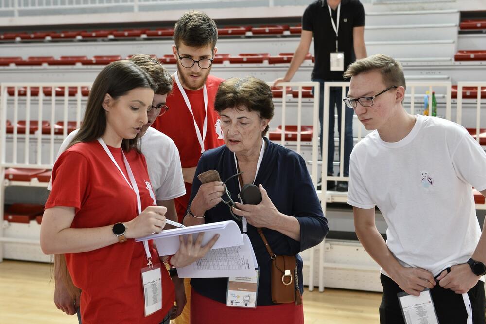 <p>Timovi su bili iz Podgorice, Danilovgrada, Golubovaca, Budve, Bara i Prčnja, a po šest grupa se takmičilo u elementarnoj grupi, sedam u juniorskoj i devet u seniorskoj grupi</p>