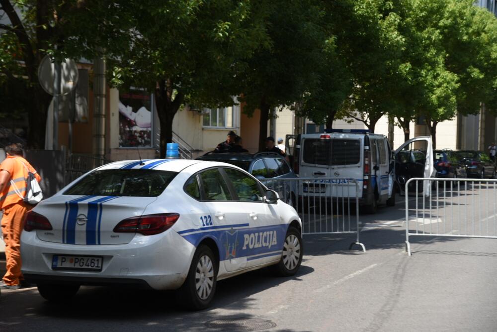 <p>"Kontaktirali smo Republiku Tursku i mislim da je to jedini ispravan način da se ide tim putem s obzirom da je Toščelik došao kao strateški investitor i da je imao neki CV koja je podržala i njihova država. Sada želimo da i oni budu uključeni u rješvanje problema"</p>