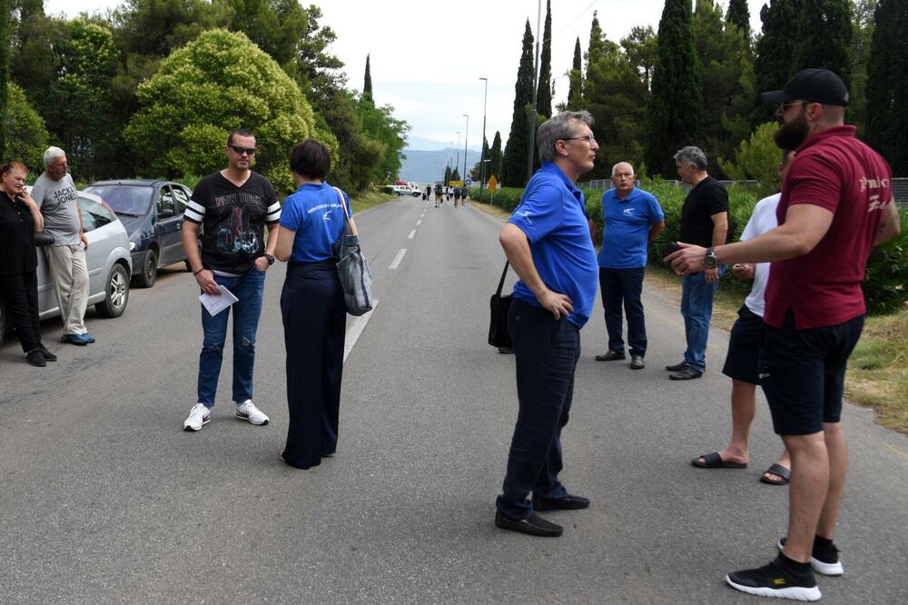 Sa blokade, Foto: Boris Pejović