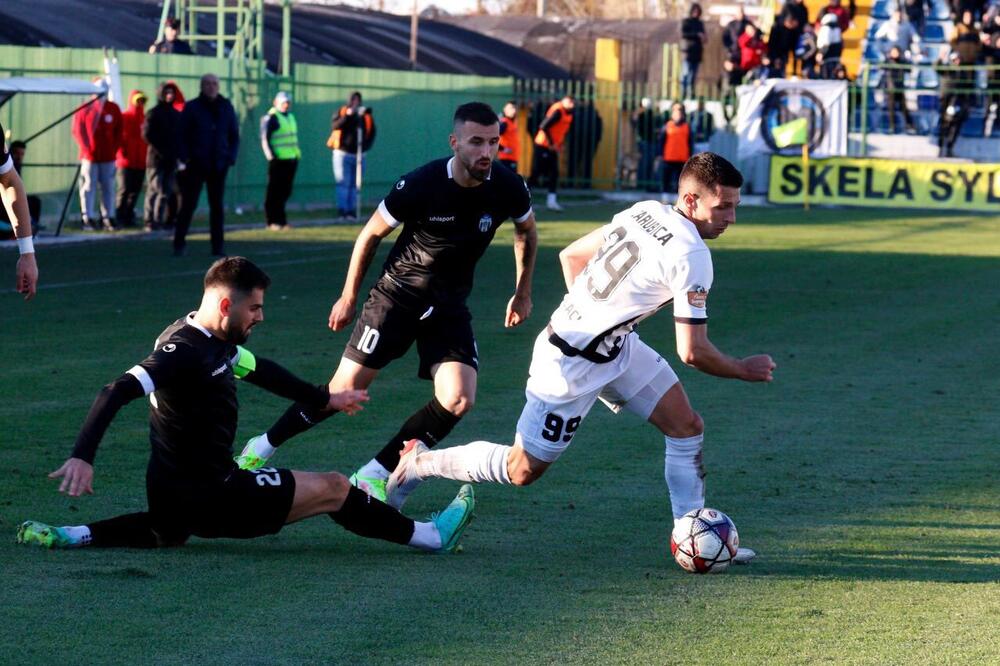 Dejan Zarubica u prodoru, Foto: FK Lači