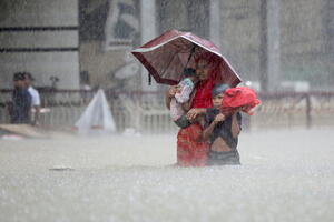 U poplavama u Indiji i Bangladešu poginulo najmanje 18 ljudi,...