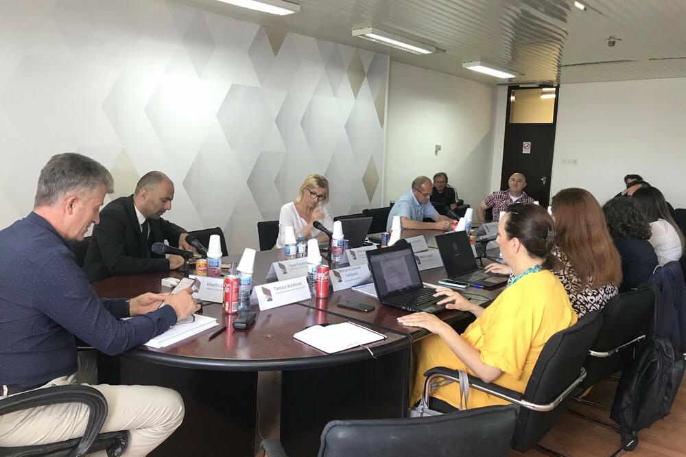 Sa sjednice Savjeta u ponedjeljak, kada je Camović Veličković problematizovala pitanje revizije, Foto: Miljana Kljajić