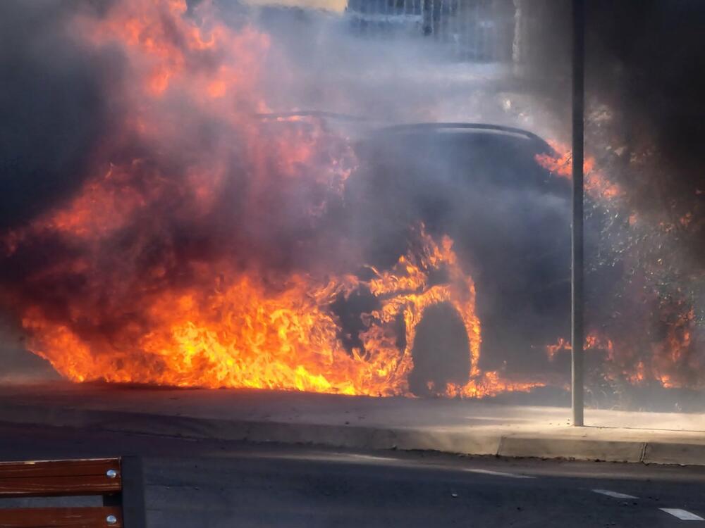 <p>Prema nezvaničnim informacijama iz podgoričke Službe zaštite i spašavanja "Vijestima" je saopšteno da su o slučaju obavijestili Upravu policije</p>