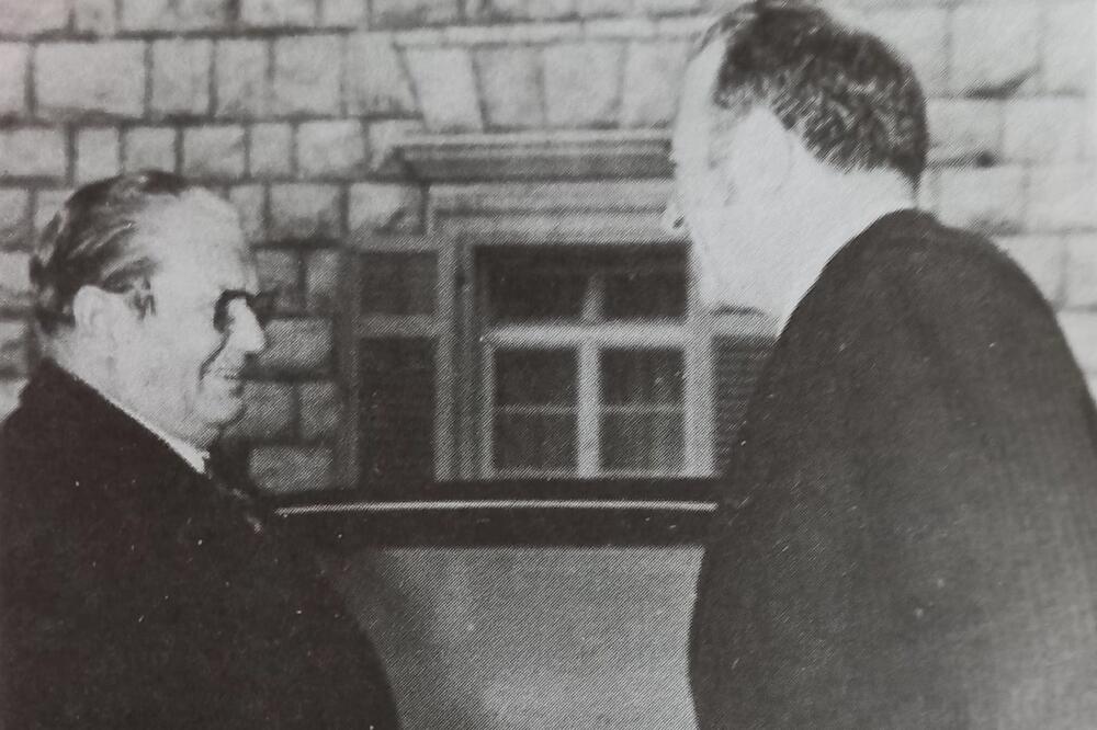 Srdačan stisak ruku: Tito i Tempo u Miločeru, 29. decembra 1972., Foto: Privatna arhiva