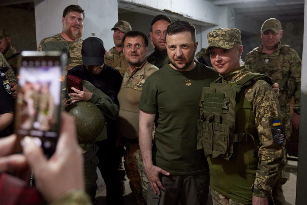 Zelenski juče sa vojnicima u južnoj Ukrajini