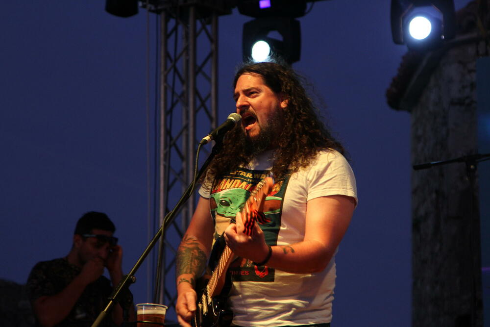 <p>Boje domaće scene druge večeri festivala branio je kolašinski "Rudolf", grupa koja je u gradu pod Trebjesom – svoja na svome</p>