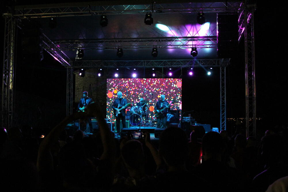 <p>Boje domaće scene druge večeri festivala branio je kolašinski "Rudolf", grupa koja je u gradu pod Trebjesom – svoja na svome</p>