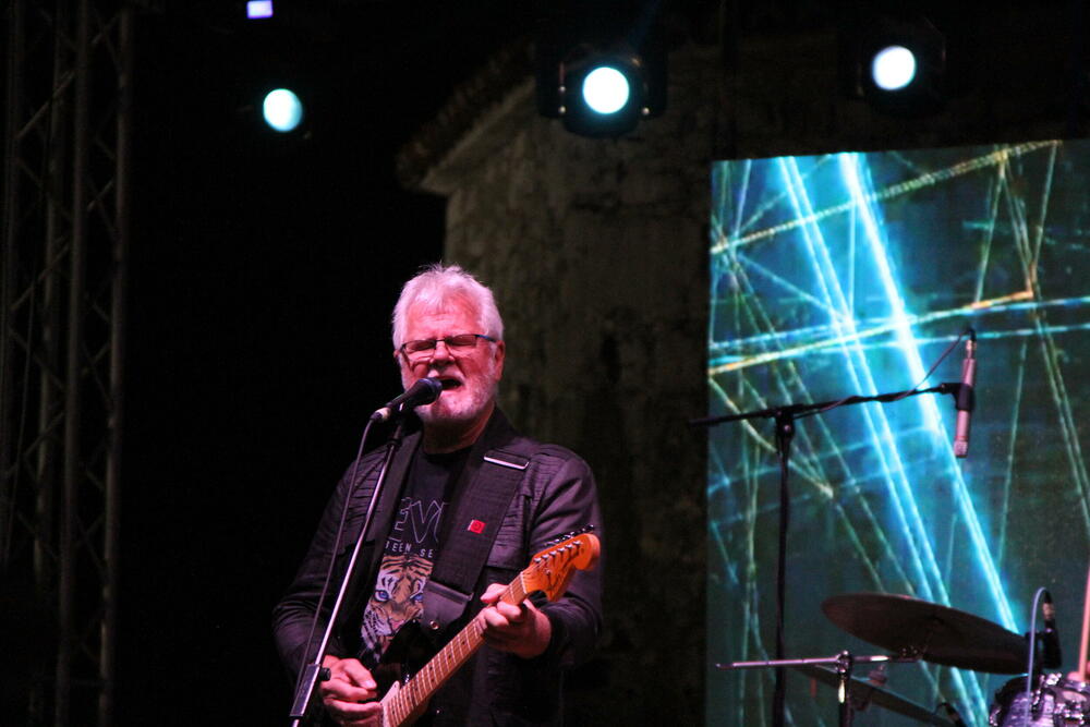 <p>Boje domaće scene druge večeri festivala branio je kolašinski "Rudolf", grupa koja je u gradu pod Trebjesom – svoja na svome</p>