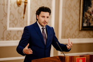Abazović: Nastavićemo da podržavamo Ukrajinu, prioritet mir i...